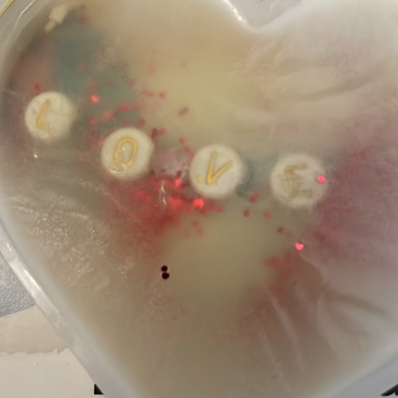 “Love” Soy wax candle melts (10 melts) - Picture 3 of 3